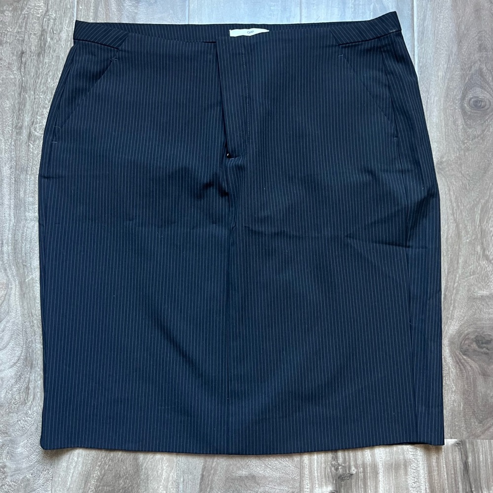 GAP Navy Pinstripe Pencil Skirt Size 8